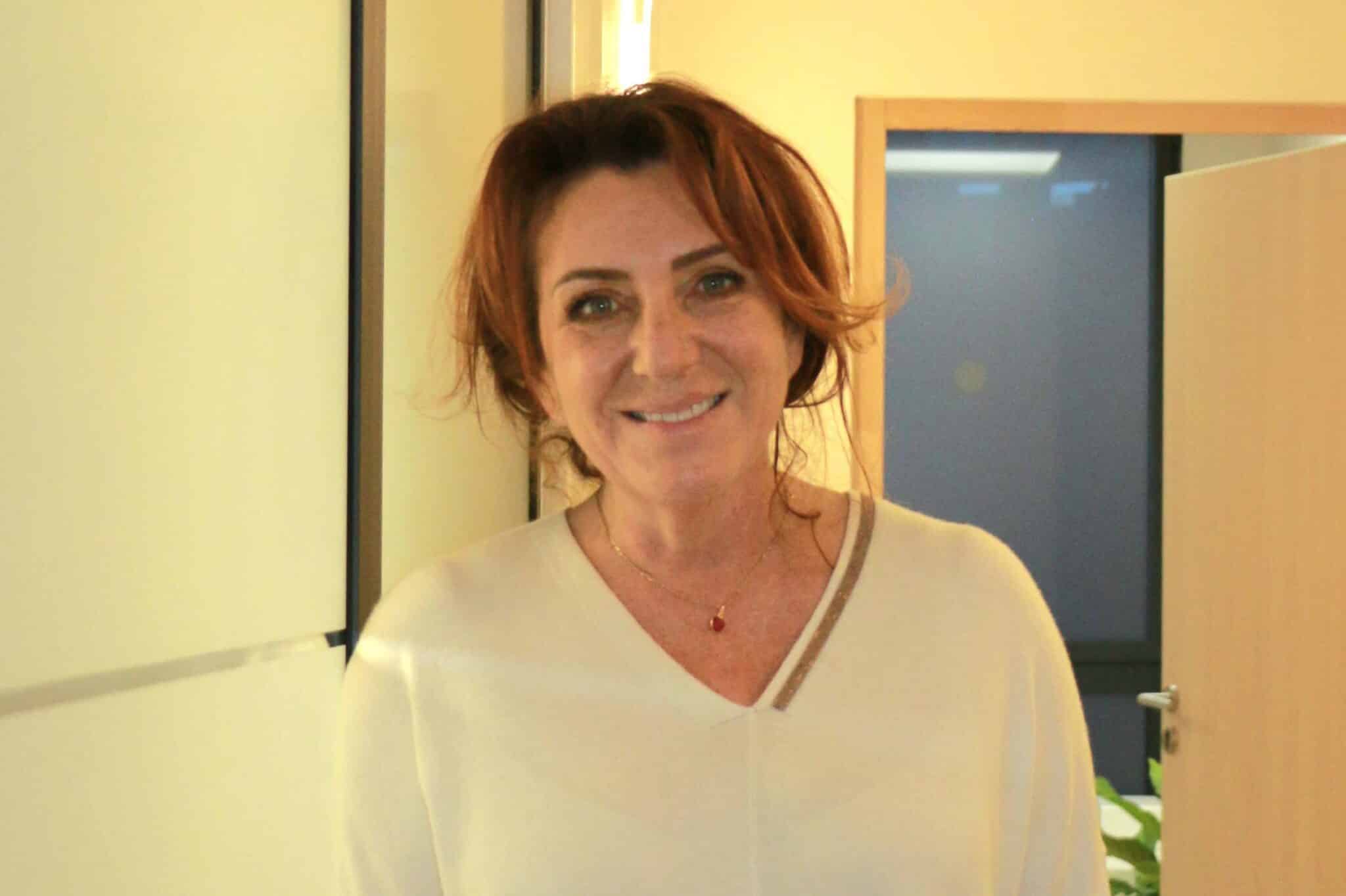 Docteur-fabienne-zabalza-chirurgien-dentiste-orthodontiste-aligneur-invisible-lille-clinique-confidence-blanchiment-dentaire-3
