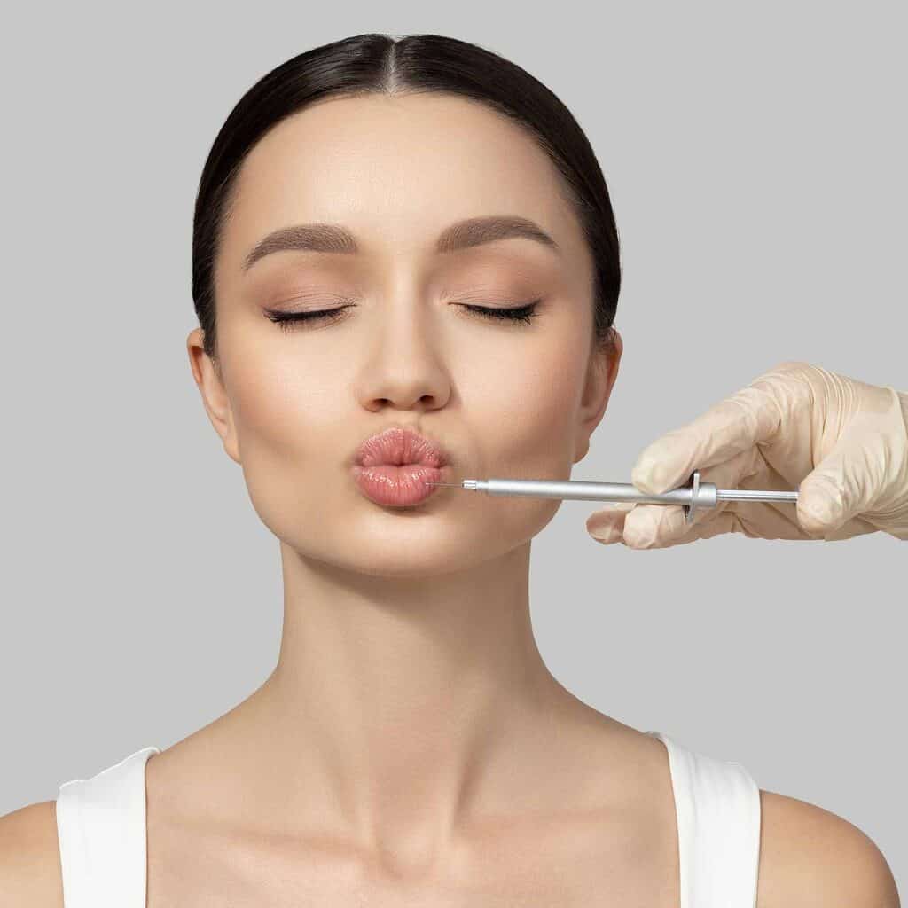 injection-levres-acide-hyaluronique-lille-marcq-en-baroeul-clinique-confidence-medecine-esthetique-botox-04