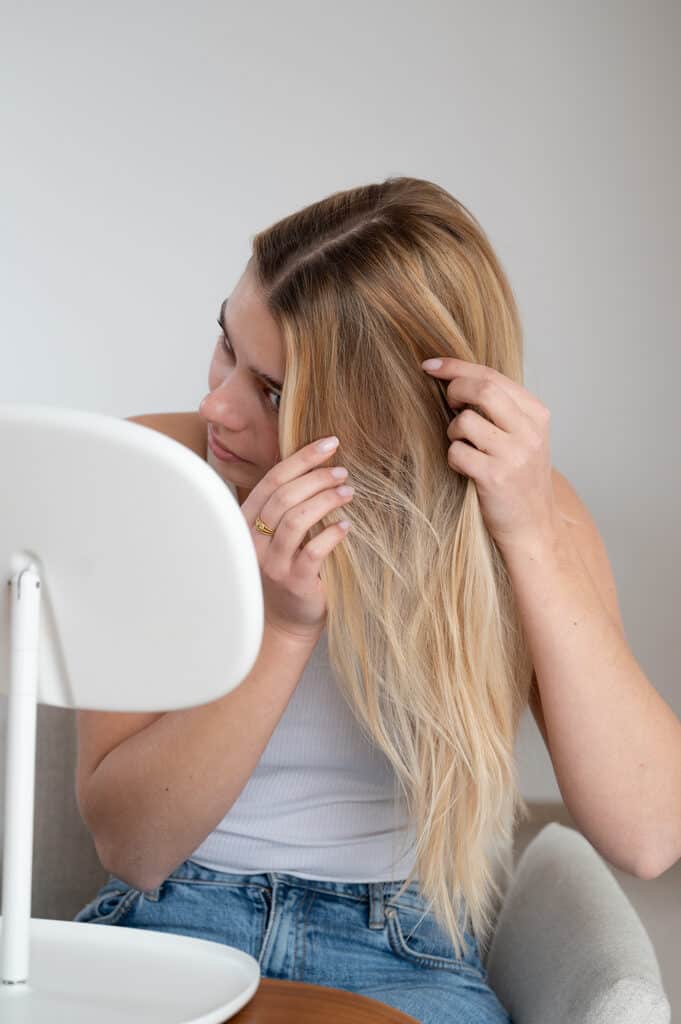 mesotherapie-du-cuir-chevelu-en-clinique-esthetique-confidence-processus-d-injection-de-mesotherapie-visant-a-ameliorer-la-croissance-des-cheveux