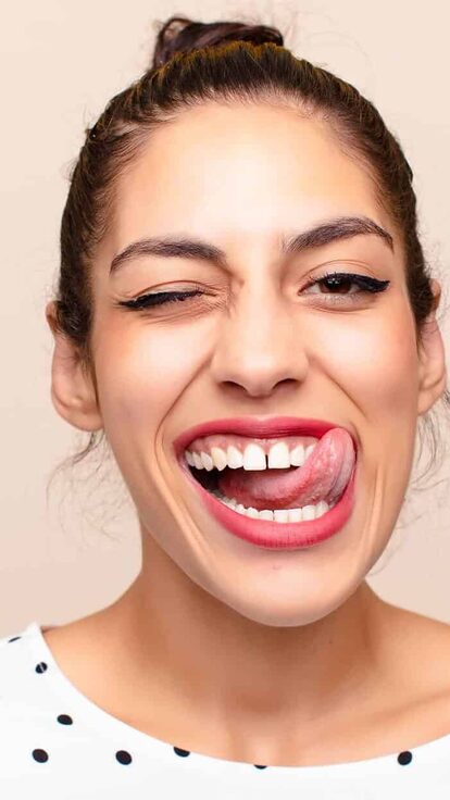 Atténuer le sourire gingival : causes, traitements et résultats avant/après
