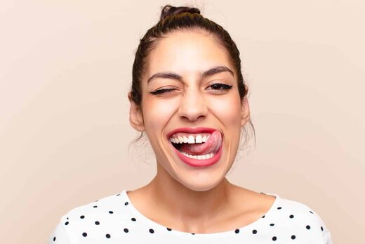 sourire-gingival-botox-acide-hyaluronique-gencive-toxine-botulique-clinique-confidence-lille-marcq-en-baroeul-000